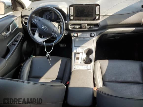 ✅ 2019 Hyundai Kona Limited • VIN: KM8K33AG7KU023229 • Лот: 70818274. Опубликован ранее на Copart с пробегом 102 582 миль. Бесплатный доступ к архиву аукционных продаж из США и подробный отчёт об истории автомобиля на DreamBid. Изображение 8.