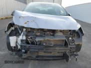 ✅ 2025 Nissan Versa SV • VIN: 3N1CN8EV1SL817990 • Lot: 91721325. Wystawiony na Copart z przebiegiem 30 556 mil. Bezpłatny archiwum sprzedaży aukcyjnych z USA i szczegółowy raport historii pojazdu na DreamBid. Zdjęcie 5.