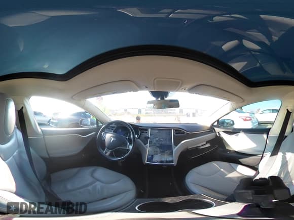 ✅ 2014 Tesla Model S 60 • VIN: 5YJSA1H18EFP48576 • Lot: 43229854. Wystawiony na IAAI z przebiegiem 71 200 mil. Bezpłatny archiwum sprzedaży aukcyjnych z USA i szczegółowy raport historii pojazdu na DreamBid. Zdjęcie 17.