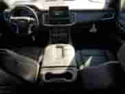 2024 Chevrolet Suburban LT z VIN 1GNSCCKD4RR192203, wystawiony jako Copart lot #73304094 z przebiegiem 14 731 mil mil oraz Szkoda całkowita • Salvage title. Historia ofert i sprzedaży dostępna na DreamBid. Obrazek 8.