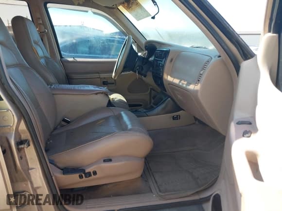 ✅ 1997 Ford Explorer XLT • VIN: 1FMDU32P3VZA18590 • Lot: 42694445. Listed on IAAI with 137,939 mi. Free auction sales archive from the USA and detailed vehicle history report at DreamBid. Image 5.