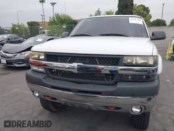 2002 Chevrolet Silverado 1500 LS with VIN 1GCEK14T32Z255752, listed as a IAAI auction lot 42347450 with 145,616 mi miles and . Bid and sale history available at DreamBid. Image 11.