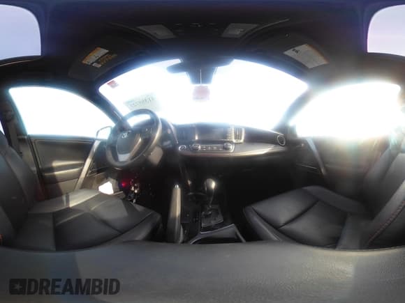 ✅ 2017 Toyota RAV4 SE • VIN: JTMJFREV7HJ709543 • Lot: 41355727. Wystawiony na IAAI z przebiegiem 54 585 mil. Bezpłatny archiwum sprzedaży aukcyjnych z USA i szczegółowy raport historii pojazdu na DreamBid. Zdjęcie 18.