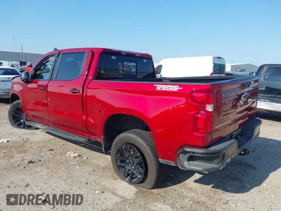 ✅ 2025 Chevrolet Silverado 1500 LT Trail Boss • VIN: 3GCUKFED5SG366335 • Lot: 43010115. Wystawiony na IAAI z przebiegiem Nie podano. Bezpłatny archiwum sprzedaży aukcyjnych z USA i szczegółowy raport historii pojazdu na DreamBid. Zdjęcie 3.