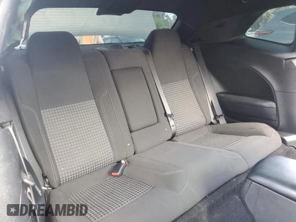 ✅ 2021 Dodge Challenger SXT • VIN: 2C3CDZAG6MH599882 • Lot: 49601674. Wystawiony na Copart z przebiegiem 61 214 mil. Bezpłatny archiwum sprzedaży aukcyjnych z USA i szczegółowy raport historii pojazdu na DreamBid. Zdjęcie 11.