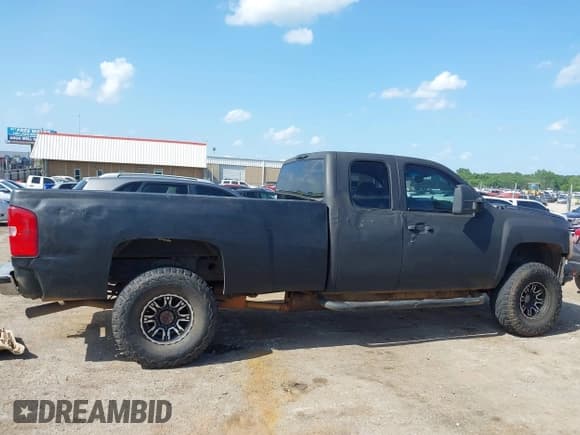 ✅ 2008 Chevrolet Silverado 2500HD 1LT • VIN: 1GCHK29KX8E163363 • Lot: 42540648. Wystawiony na IAAI z przebiegiem 242 555 mil. Bezpłatny archiwum sprzedaży aukcyjnych z USA i szczegółowy raport historii pojazdu na DreamBid. Zdjęcie 14.
