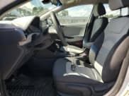 ✅ 2020 Hyundai Ioniq Blue • VIN: KMHC65LC5LU187758 • Lot: 73692294. Wystawiony na Copart z przebiegiem 72 713 mil. Bezpłatny archiwum sprzedaży aukcyjnych z USA i szczegółowy raport historii pojazdu na DreamBid. Zdjęcie 7.