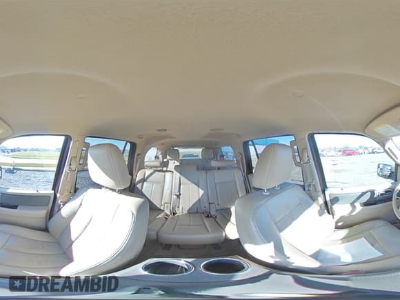 ✅ 2014 Ford Expedition XLT • VIN: 1FMJU1J50EEF59160 • Lot: 91791985. Wystawiony na Copart z przebiegiem 205 038 mil. Bezpłatny archiwum sprzedaży aukcyjnych z USA i szczegółowy raport historii pojazdu na DreamBid. Zdjęcie 15.