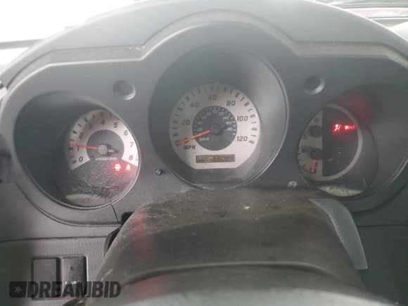 ✅ 2004 Nissan Xterra XE • VIN: 5N1ED28T04C601137 • Lot: 90307235. Listed on Copart with 166,089 mi. Free auction sales archive from the USA and detailed vehicle history report at DreamBid. Image 9.