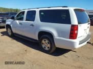 ✅ 2010 Chevrolet Suburban LS • VIN: 1GNUCHE07AR200622 • Lot: 43618255. Wystawiony na IAAI z przebiegiem 228 912 mil. Bezpłatny archiwum sprzedaży aukcyjnych z USA i szczegółowy raport historii pojazdu na DreamBid. Zdjęcie 3.