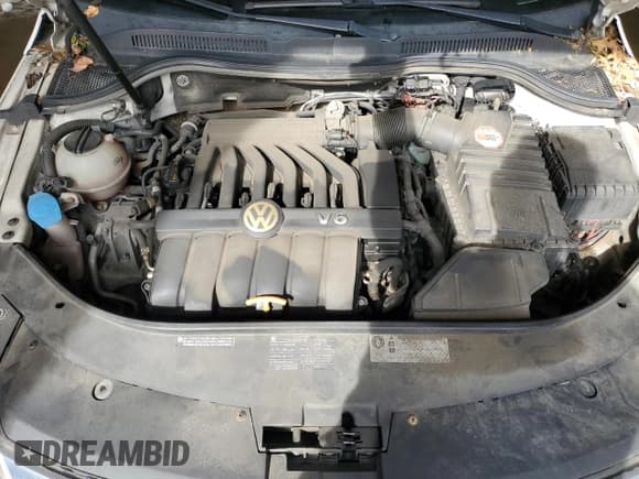 ✅ 2009 Volkswagen CC 4Motion • VIN: WVWGU73C29E550270 • Lot: 56929955. Wystawiony na Copart z przebiegiem 117 805 mil. Bezpłatny archiwum sprzedaży aukcyjnych z USA i szczegółowy raport historii pojazdu na DreamBid. Zdjęcie 11.