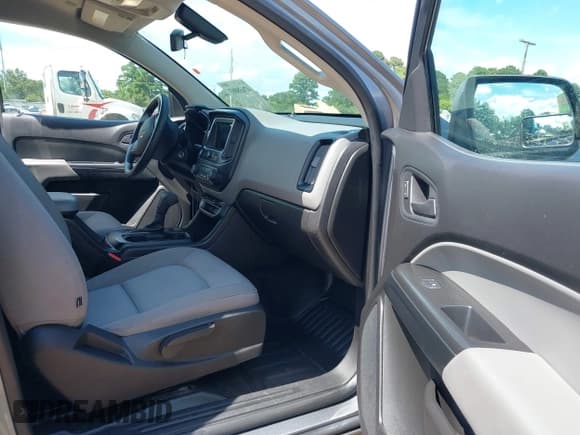 ✅ 2019 Chevrolet Colorado 2WD Work Truck • VIN: 1GCHSBEA4K1234486 • Lot: 42638083. Wystawiony na IAAI z przebiegiem 44 255 mil. Bezpłatny archiwum sprzedaży aukcyjnych z USA i szczegółowy raport historii pojazdu na DreamBid. Zdjęcie 5.
