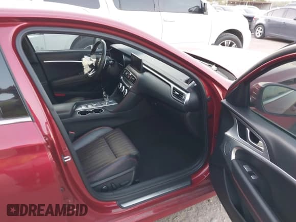 ✅ 2022 Genesis G70 3.3T • VIN: KMTG54TE8NU082060 • Lot: 43318573. Wystawiony na IAAI z przebiegiem 81 652 mil. Bezpłatny archiwum sprzedaży aukcyjnych z USA i szczegółowy raport historii pojazdu na DreamBid. Zdjęcie 5.