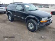 ✅ 2001 Chevrolet Blazer LS • VIN: 1GNCT18W51K220881 • Lot: 42124554. Wystawiony na IAAI z przebiegiem 121 254 mil. Bezpłatny archiwum sprzedaży aukcyjnych z USA i szczegółowy raport historii pojazdu na DreamBid. Zdjęcie 1.