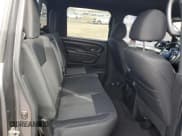 ✅ 2018 Nissan Titan SL • VIN: 1N6AA1E59JN551332 • Lot: 46500995. Wystawiony na Copart z przebiegiem 56 189 mil. Bezpłatny archiwum sprzedaży aukcyjnych z USA i szczegółowy raport historii pojazdu na DreamBid. Zdjęcie 10.