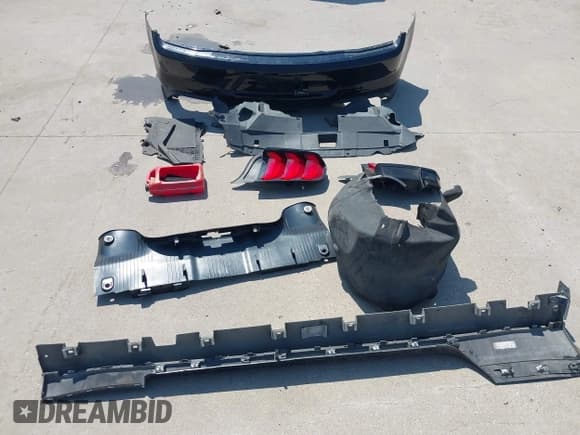 ✅ 2022 Ford Mustang GT • VIN: 1FA6P8CFXN5134440 • Lot: 43142660. Listed on IAAI with 44,087 mi. Free auction sales archive from the USA and detailed vehicle history report at DreamBid. Image 11.