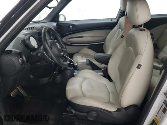 ✅ 2014 MINI Paceman S • VIN: WMWSS7C5XEWS44436 • Lot: 84663194. Wystawiony na Copart z przebiegiem 101 911 mil. Bezpłatny archiwum sprzedaży aukcyjnych z USA i szczegółowy raport historii pojazdu na DreamBid. Zdjęcie 7.