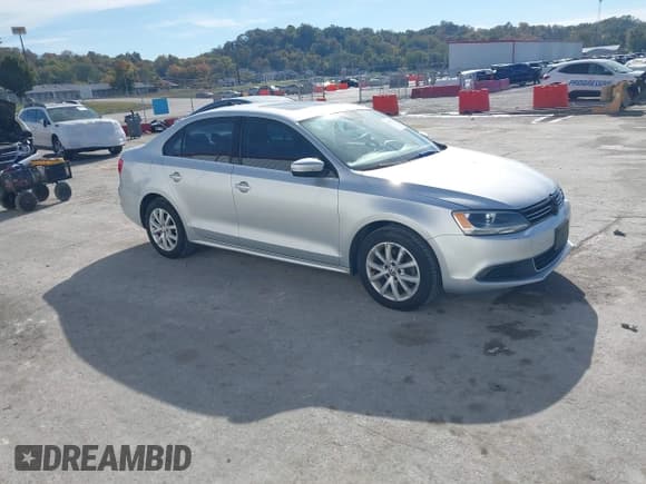 ✅ 2013 Volkswagen Jetta SE • VIN: 3VWDX7AJ0DM367204 • Лот: 43615310. Опубликован ранее на IAAI с пробегом 147 419 миль. Бесплатный доступ к архиву аукционных продаж из США и подробный отчёт об истории автомобиля на DreamBid. Изображение 1.