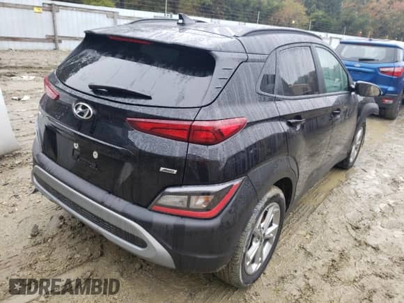 2022 Hyundai Kona SEL с VIN KM8K6CAB5NU911560, выставлен на аукционе Copart как лот 64635512 с пробегом 5 192 миль миль и . История ставок и продаж доступна на DreamBid. Изображение 4.