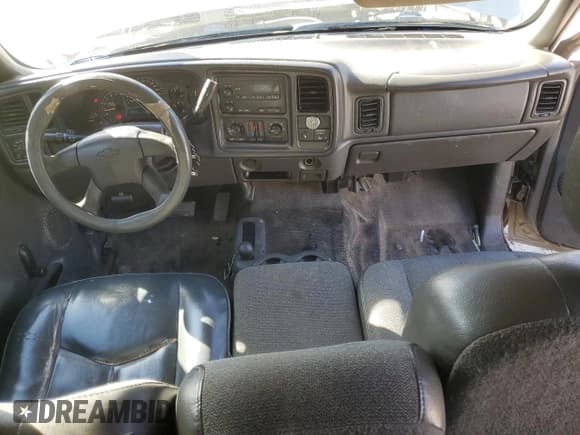 ✅ 2003 Chevrolet Silverado 2500HD LS • VIN: 1GCHK29U73E342647 • Lot: 78028314. Wystawiony na Copart z przebiegiem 285 675 mil. Bezpłatny archiwum sprzedaży aukcyjnych z USA i szczegółowy raport historii pojazdu na DreamBid. Zdjęcie 8.