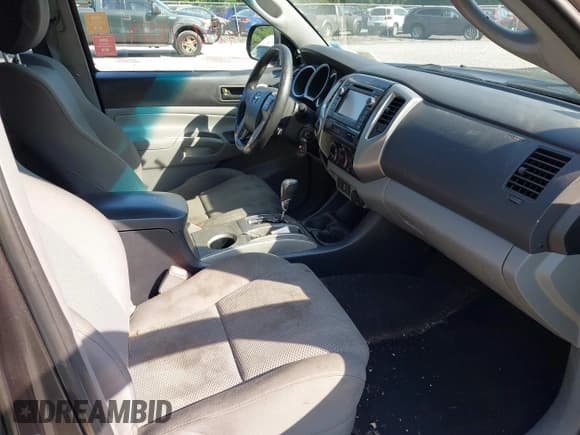 ✅ 2013 Toyota Tacoma • VIN: 3TMMU4FN3DM061944 • Lot: 42867859. Listed on IAAI with 183,857 mi. Free auction sales archive from the USA and detailed vehicle history report at DreamBid. Image 5.