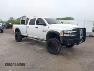 ✅ 2017 Ram 2500 Tradesman • VIN: 3C6UR5HJ5HG685791 • Lot: 41921847. Wystawiony na IAAI z przebiegiem 152 631 mil. Bezpłatny archiwum sprzedaży aukcyjnych z USA i szczegółowy raport historii pojazdu na DreamBid. Zdjęcie 1.