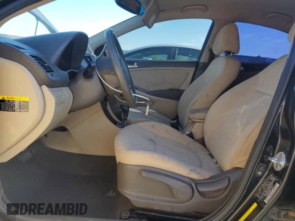 2012 Hyundai Accent GLS z VIN KMHCU4AE6CU076186, wystawiony jako Copart lot #82607985 z przebiegiem 181 144 mil mil oraz Szkoda całkowita • Salvage title. Historia ofert i sprzedaży dostępna na DreamBid. Obrazek 7.