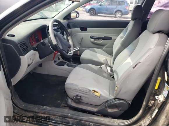 ✅ 2009 Hyundai Accent Auto GS • VIN: KMHCM36C49U109325 • Лот: 77822454. Опубликован ранее на Copart с пробегом 190 724 миль. Бесплатный доступ к архиву аукционных продаж из США и подробный отчёт об истории автомобиля на DreamBid. Изображение 7.