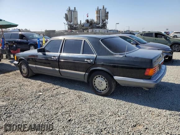 ✅ 1991 Mercedes-Benz 420 SEL • VIN: WDBCA35E1MA596184 • Лот: 61671065. Опубликован ранее на Copart с пробегом 209 486 миль. Бесплатный доступ к архиву аукционных продаж из США и подробный отчёт об истории автомобиля на DreamBid. Изображение 2.