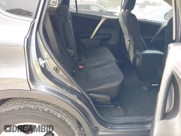 ✅ 2013 Toyota RAV4 XLE • VIN: 2T3WFREV4DW010811 • Lot: 43766574. Listed on IAAI with 228,115 mi. Free auction sales archive from the USA and detailed vehicle history report at DreamBid. Image 8.