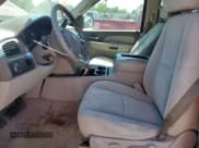 ✅ 2007 GMC Yukon XL SLT • VIN: 1GKFC16007J211495 • Lot: 70266355. Wystawiony na Copart z przebiegiem Nie podano. Bezpłatny archiwum sprzedaży aukcyjnych z USA i szczegółowy raport historii pojazdu na DreamBid. Zdjęcie 7.