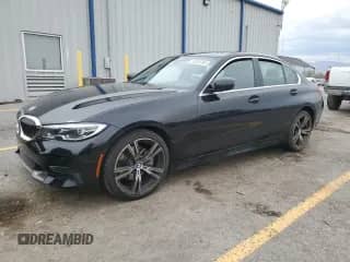 2020 BMW 3 Series 330i z VIN 3MW5R1J01L8B19506, wystawiony jako Copart lot #70859795 z przebiegiem 33 225 mil mil oraz Szkoda całkowita • Salvage title. Historia ofert i sprzedaży dostępna na DreamBid. Obrazek 1.