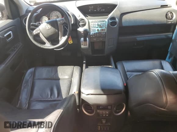 ✅ 2010 Honda Pilot EX-L • VIN: 5FNYF3H66AB004973 • Lot: 84061395. Listed on Copart with 146,838 mi. Free auction sales archive from the USA and detailed vehicle history report at DreamBid. Image 8.