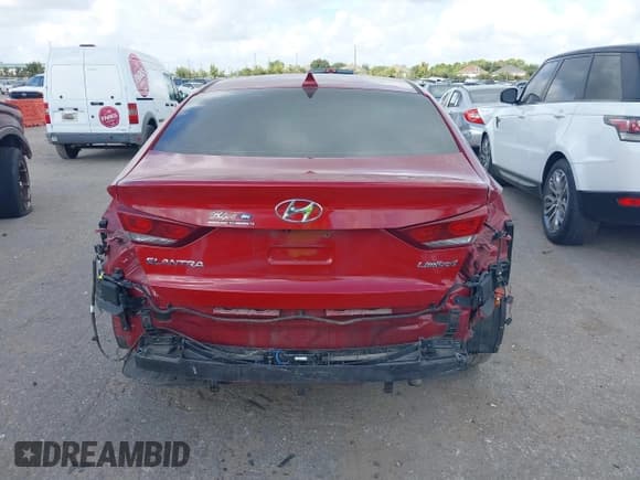 ✅ 2017 Hyundai Elantra SE • VIN: KMHD84LF4HU061160 • Lot: 43280786. Wystawiony na IAAI z przebiegiem 52 240 mil. Bezpłatny archiwum sprzedaży aukcyjnych z USA i szczegółowy raport historii pojazdu na DreamBid. Zdjęcie 17.