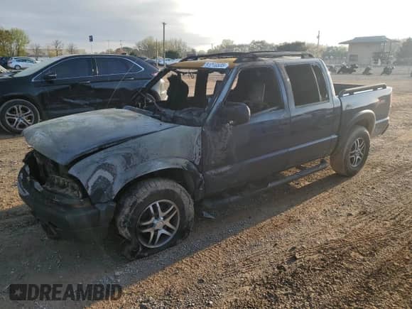 2002 Chevrolet S-10 LS z VIN 1GCDT13W82K218452, wystawiony jako Copart lot #51216535 z przebiegiem Nie podano mil oraz Nie do naprawy • Non repairable. Historia ofert i sprzedaży dostępna na DreamBid. Obrazek 1.