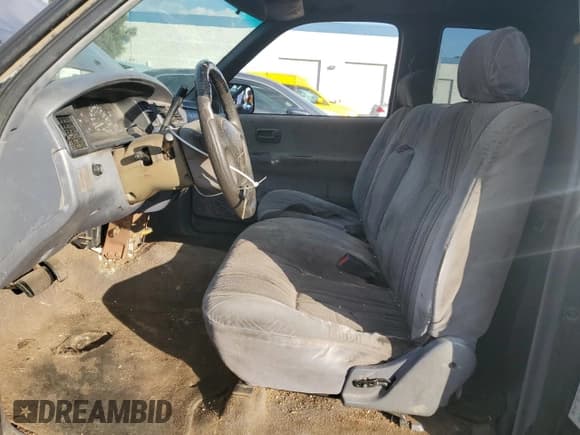 ✅ 1998 Toyota T100 SR5 • VIN: JT4TN14DXW0042234 • Lot: 82837774. Listed on Copart with 361,451 mi. Free auction sales archive from the USA and detailed vehicle history report at DreamBid. Image 7.