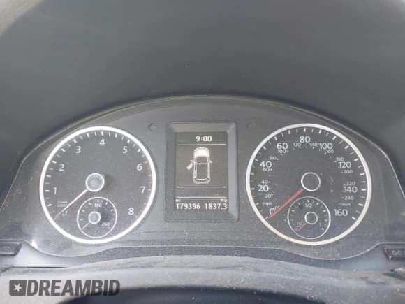 ✅ 2017 Volkswagen Tiguan S • VIN: WVGBV7AX1HK000177 • Lot: 42181456. Listed on IAAI with 179,396 mi. Free auction sales archive from the USA and detailed vehicle history report at DreamBid. Image 7.