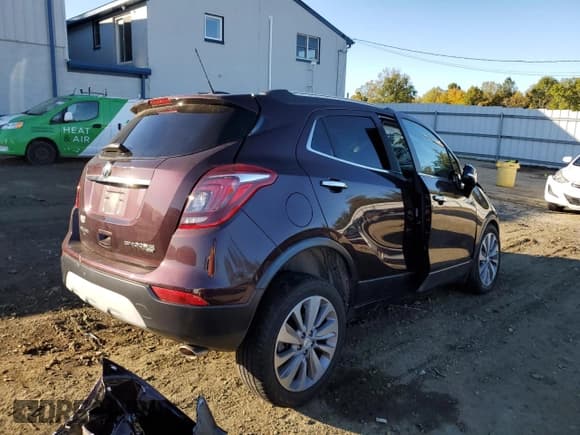 ✅ 2018 Buick Encore Preferred • VIN: KL4CJESB3JB582780 • Лот: 82472525. Опубликован ранее на Copart с пробегом Не указан. Бесплатный доступ к архиву аукционных продаж из США и подробный отчёт об истории автомобиля на DreamBid. Изображение 3.