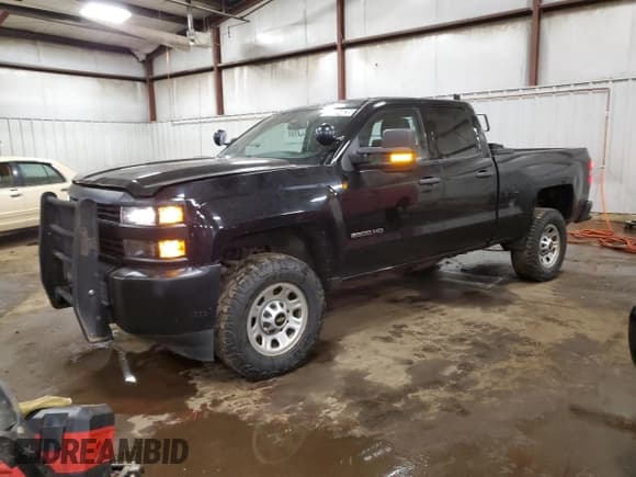 ✅ 2018 Chevrolet Silverado 2500HD Work Truck • VIN: 1GC2KUEGXJZ335523 • Лот: 93094635. Опубликован ранее на Copart с пробегом 145 232 миль. Бесплатный доступ к архиву аукционных продаж из США и подробный отчёт об истории автомобиля на DreamBid. Изображение 1.