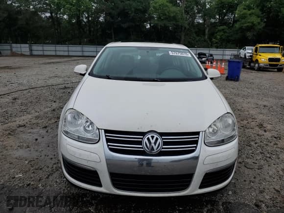 ✅ 2010 Volkswagen Jetta Limited Edition • VIN: 3VWRZ7AJ3AM041618 • Lot: 57675015. Listed on Copart with 206,076 mi. Free auction sales archive from the USA and detailed vehicle history report at DreamBid. Image 5.