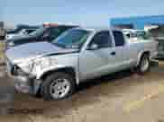 2004 Dodge Dakota z VIN 1D7GL12K94S595067, wystawiony jako Copart lot #71470414 z przebiegiem 157 284 mil mil oraz Czysty tytuł • Clean title. Historia ofert i sprzedaży dostępna na DreamBid. Obrazek 1.