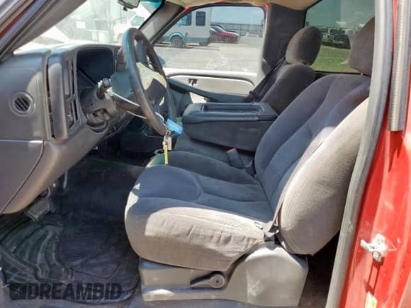 2006 Chevrolet Silverado 1500 Work Truck z VIN 1GCEC14X26Z258437, wystawiony jako Copart lot #65713665 z przebiegiem 200 371 mil mil oraz Szkoda całkowita • Salvage title. Historia ofert i sprzedaży dostępna na DreamBid. Obrazek 7.