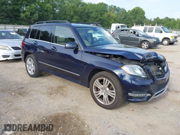 ✅ 2015 Mercedes-Benz GLK 350 • VIN: WDCGG8JB6FG435835 • Лот: 43006260. Опубликован ранее на IAAI с пробегом 109 131 миль. Бесплатный доступ к архиву аукционных продаж из США и подробный отчёт об истории автомобиля на DreamBid. Изображение 1.