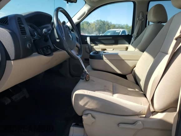 2011 Chevrolet Silverado 1500 LT with VIN 3GCPCSEA6BG308808, listed as a Copart auction lot 86218235 with 109,061 mi miles and Salvage title. Bid and sale history available at DreamBid. Image 7.