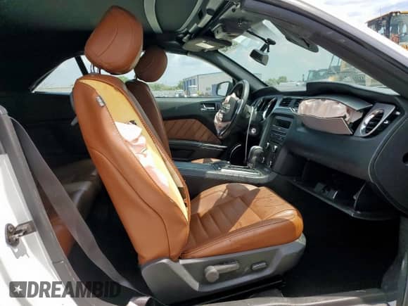 2014 Ford Mustang V6 с VIN 1ZVBP8EM8E5247885, выставлен на аукционе Copart как лот 69513425 с пробегом 92 344 миль миль и Списание • Salvage title. История ставок и продаж доступна на DreamBid. Изображение 10.