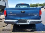 ✅ 2004 Dodge Dakota • VIN: 1D7GL12K74S701368 • Lot: 70664005. Wystawiony na Copart z przebiegiem 232 372 mil. Bezpłatny archiwum sprzedaży aukcyjnych z USA i szczegółowy raport historii pojazdu na DreamBid. Zdjęcie 6.