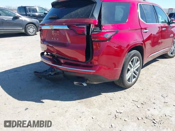 2022 Chevrolet Traverse High Country z VIN 1GNERNKW5NJ151841, wystawiony jako IAAI lot #41829843 z przebiegiem 24 758 mil mil oraz . Historia ofert i sprzedaży dostępna na DreamBid. Obrazek 6.