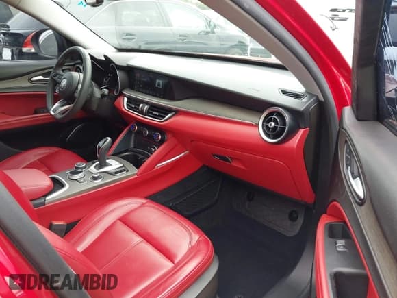 ✅ 2021 Alfa Romeo Stelvio Ti • VIN: ZASPAKBN5M7D09578 • Lot: 42189661. Listed on IAAI with 36,615 mi. Free auction sales archive from the USA and detailed vehicle history report at DreamBid. Image 5.