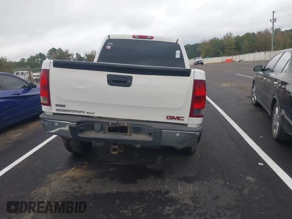 ✅ 2011 GMC Sierra 1500 SLT • VIN: 3GTP2WE30BG130339 • Lot: 43524602. Listed on IAAI with 206,145 mi. Free auction sales archive from the USA and detailed vehicle history report at DreamBid. Image 17.