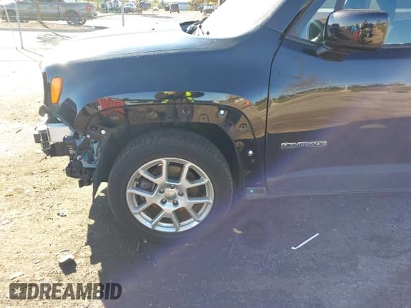 ✅ 2020 Jeep Renegade Latitude • VIN: ZACNJABB6LPL04579 • Lot: 43478125. Listed on IAAI with 51,260 mi. Free auction sales archive from the USA and detailed vehicle history report at DreamBid. Image 6.